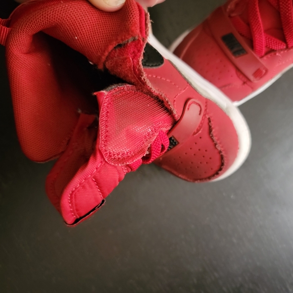 Nike Jordan Legacy 312Toro Toddler Sneakers - Picture 10 of 13